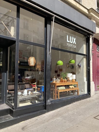Lux Perpetua Magasin D'antiquités à Paris 11