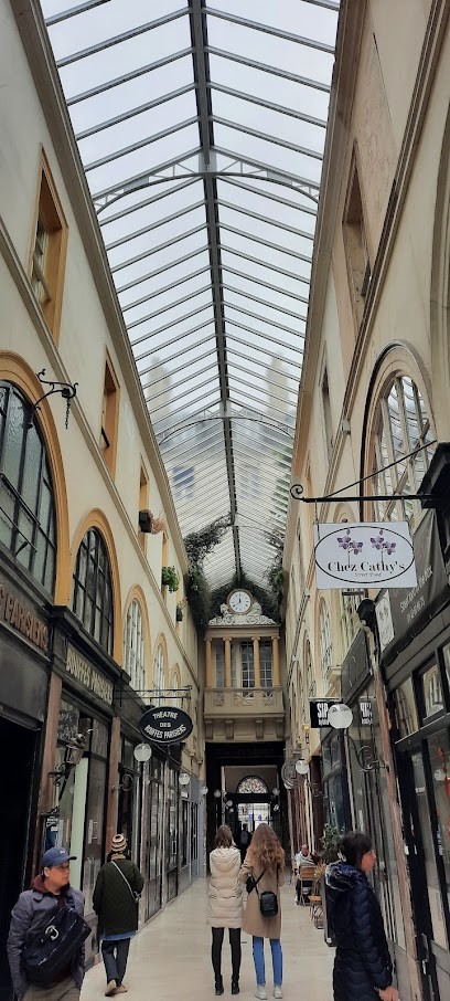 Le Passage, Magasin d'Antiquités à Paris 06