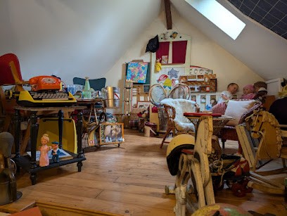 Les Puces De Mirvault, Brocante, Magasin d'Antiquités à Château-Gontier
