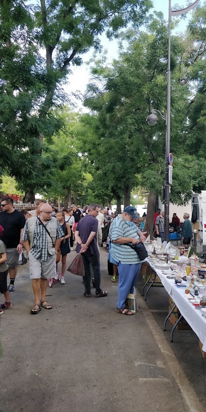 Brocante Antiquités de la Porte de Vanves, Magasin d'Antiquités à Paris 14