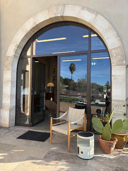 Circa Mobilier & Design Magasin D'antiquités à Grasse