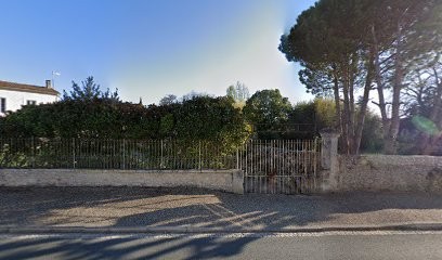 Une Pièce à Tiroirs, Magasin d'Antiquités à Nancras