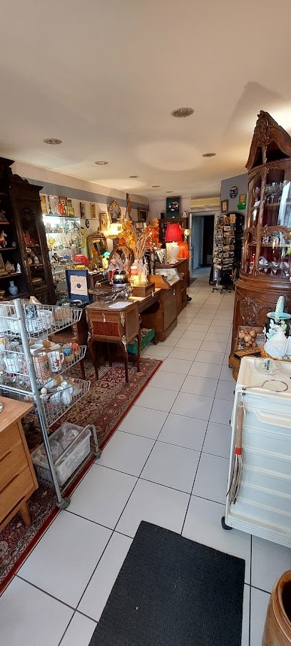 Brocante, Magasin d'Antiquités à Saint-Seurin-de-Cursac