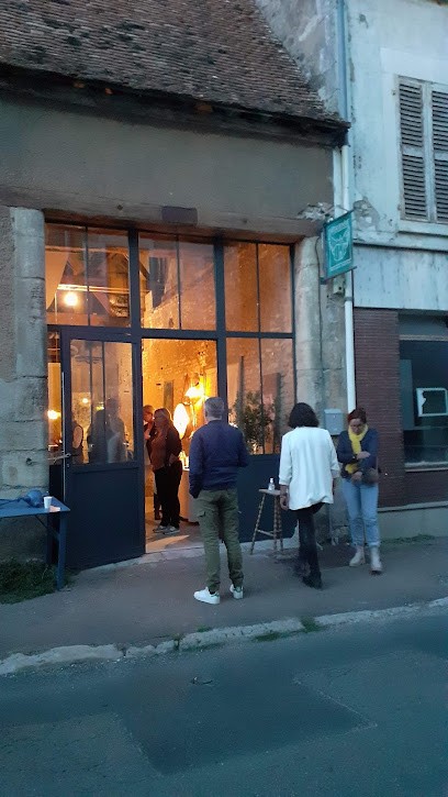 Brocante Château Bohème à Cosne Sur Loire, Magasin d'Antiquités à Cosne-Cours-sur-Loire