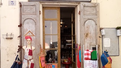 LA Bimbeloterie. Brocante, Magasin d'Antiquités à La Cadière-d'Azur
