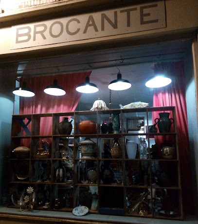 Atypik'antique Trun Brocante/Antiquité, Magasin d'Antiquités à Trun