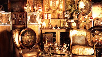 Le Chat Rouge Antiquités, Magasin d'Antiquités à Royère-de-Vassivière