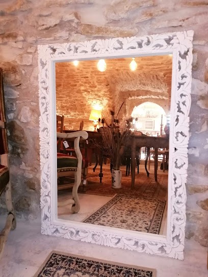 BROCANTE Artiste Peintre Brigitte Perez, Magasin d'Antiquités à Tresques