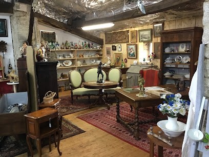 Titou Antiquités, Magasin d'Antiquités à Sauveterre-de-Guyenne