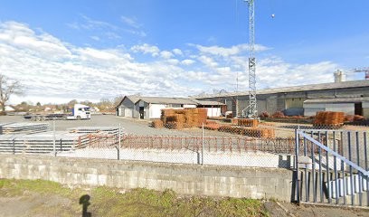 Concessionnaire PIERRE D'ERFOUD, Magasin d'Antiquités à Soumoulou