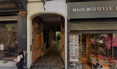 Galerie Delesalle Antiquités, Magasin d'Antiquités à Paris 07