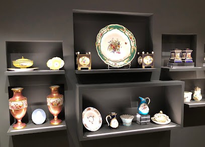 Dragesco-Cramoisan, Magasin d'Antiquités à Paris 07