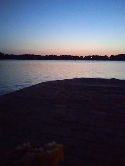 B.COLLECTIONS, Magasin d'Antiquités à La Chapelle du Lou du Lac