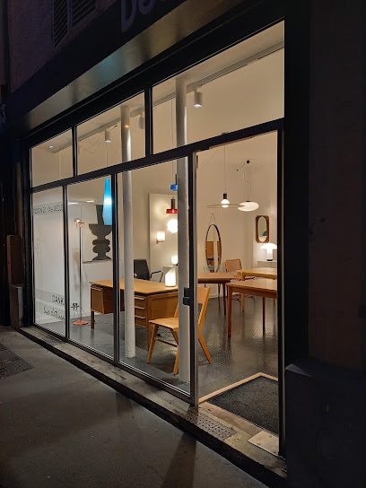 Dank. + Luce Elettrica = 63 Design Magasin D'antiquités à Paris 11