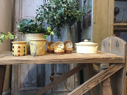 Brocdecomesptitsbonheurs, Magasin d'Antiquités à Saint-Ambroix