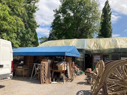 Antiquités Et Brocante De La Bonne Etoile, Magasin d'Antiquités à Confolens