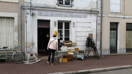 Le Grenier De Victoria, Magasin d'Antiquités au Lude