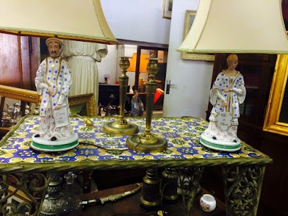 Antiquités Koenig Jean-Louis, Magasin d'Antiquités à Pezenas