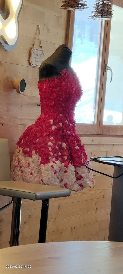 Maxime Shahsavar, Magasin d'Antiquités à Villefranche-sur-Mer