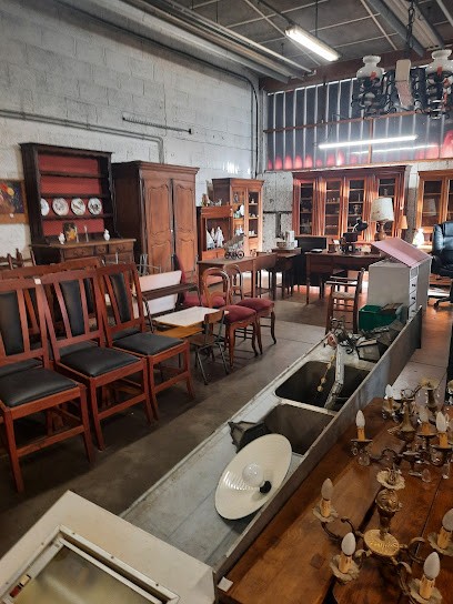 brocante perrou, Magasin d'Antiquités à Perrou