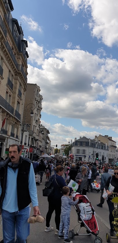 AU GRENIER DE NEUVILLE - Antiquité - Brocante, Magasin d'Antiquités à Maisons-Laffitte
