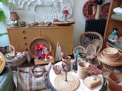 François La Brocante (François Hardy), Magasin d'Antiquités à Fourmies