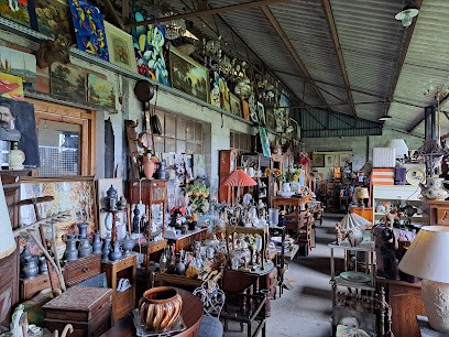 Brocante Et Antiquités De Montmirail, Magasin d'Antiquités à Montmirail