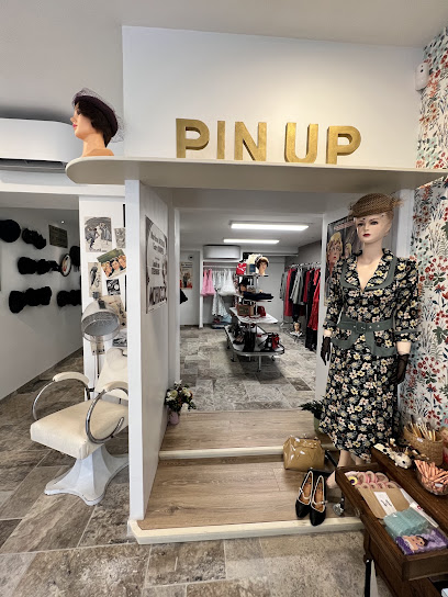 Les Bas Nylon, Friperie à la Chartre-sur-le-Loir