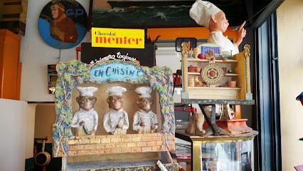 Massilia Toy, Magasin d'Antiquités à Marseille 04