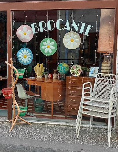 Nomade Broc Brocante Magasin D'antiquités à Saint-Savinien
