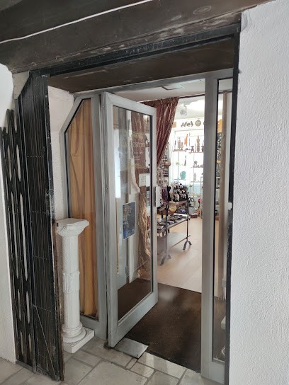 Curiosities, Magasin d'Antiquités à La Roche-Posay