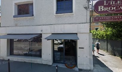 Marc Larking-Coste, Magasin d'Antiquités à L'Isle-sur-la-Sorgue