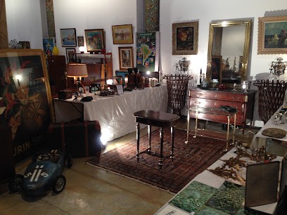 Cédric Puech Achat Antiquités & Brocante - SUR RDV UNIQUEMENT, Magasin d'Antiquités au Crès