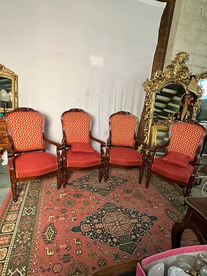 Granger Frédéric Magasin D'antiquités à Chabanais