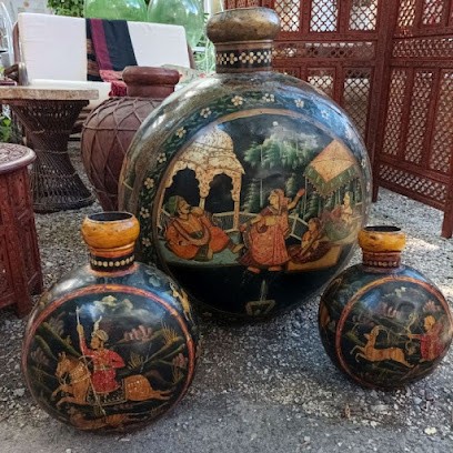 Samarkand, Magasin d'Antiquités à L'Isle-sur-la-Sorgue