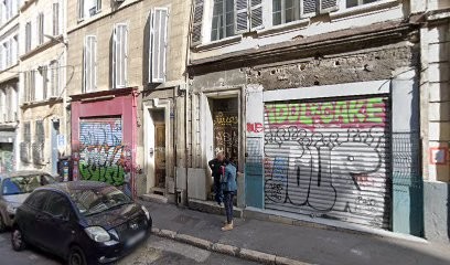 Sarah Veillon Atelier/ boutique, Magasin de Seconde Main à Marseille 01