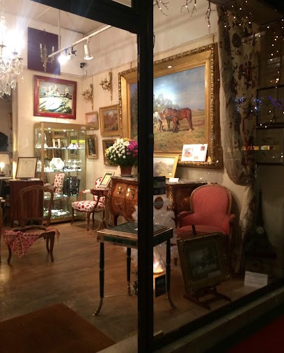La Tour Camoufle, Magasin d'Antiquités à Paris 15