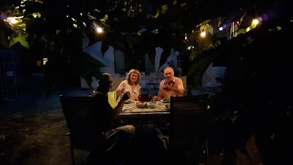 Wijnia Sjoerd, Magasin d'Antiquités à Ouzouer-sur-Trézée