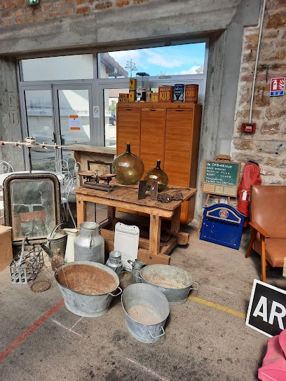 BROCANTE ANTIQUITE FOREST JEAN-LUC, Magasin d'Antiquités à Sainte-Agnès