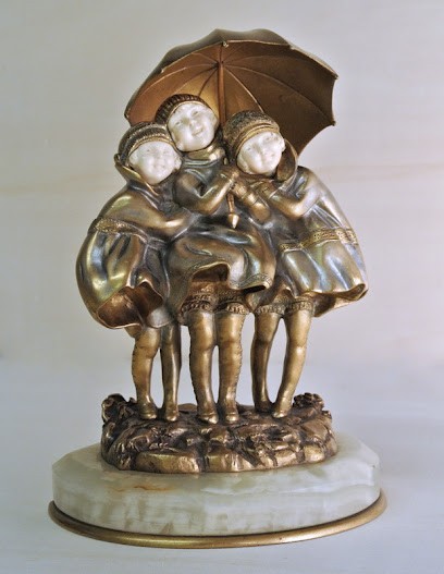 antiquités marc menzoyan, Magasin d'Antiquités à Beauvallon