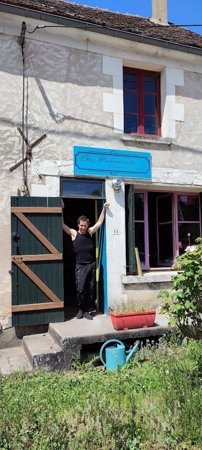 Brocante Chez Mademoiselle, Magasin d'Antiquités à Sainpuits