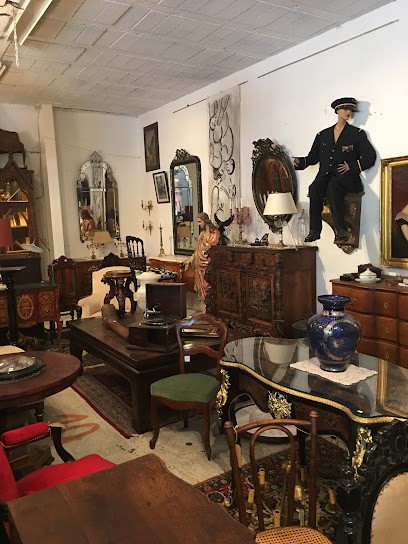 Brocante AntiquitésduBonTemps, Magasin d'Antiquités à Échallon