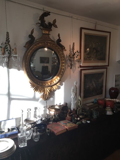 Senatore Antiquites, Magasin d'Antiquités à Nice