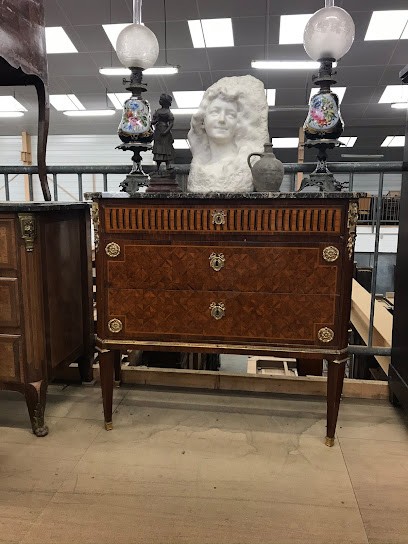 Antiquites Bazin Pascal, Magasin d'Antiquités à Brécey