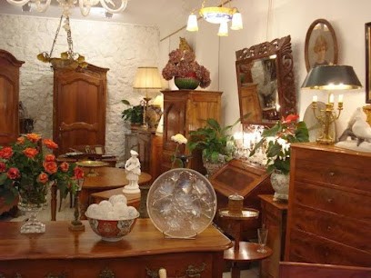 Au Chevalier Bayard, Magasin d'Antiquités à Grenoble