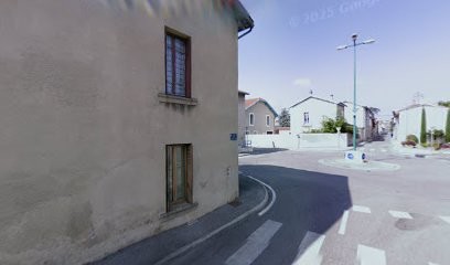 Gueye Ngagne, Magasin d'Antiquités à Bourg-de-Péage