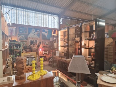 Brocante Du Chêne Vert, Magasin d'Antiquités à Val-au-Perche