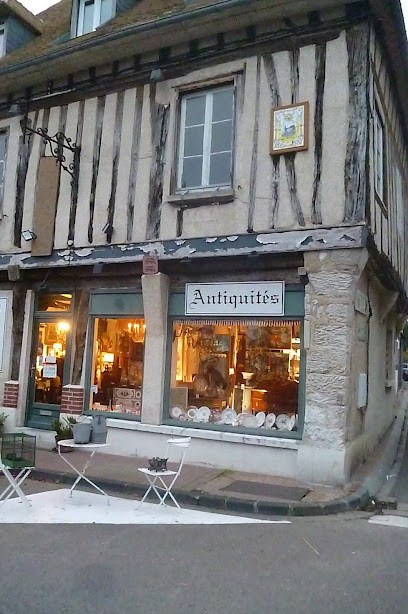 ANTIQUITES, Magasin d'Antiquités aux Andelys
