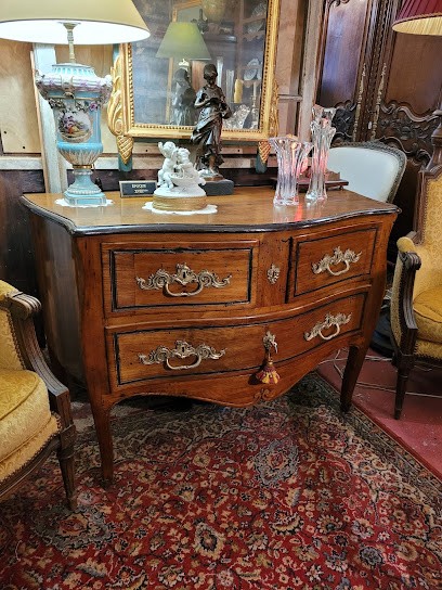 Brocante, Magasin d'Antiquités à Saint-Pey-d'Armens