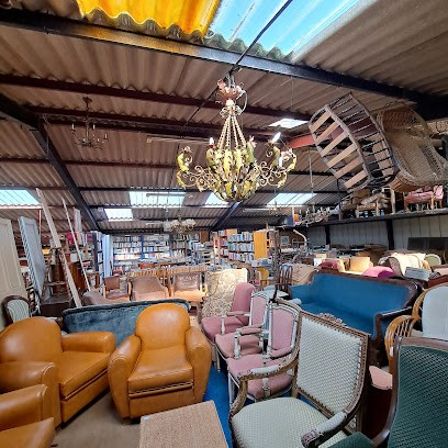 Meubles Coquet, Magasin d'Antiquités à Sempy